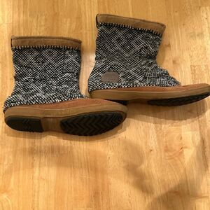 Sorel Women's Black and White Boots